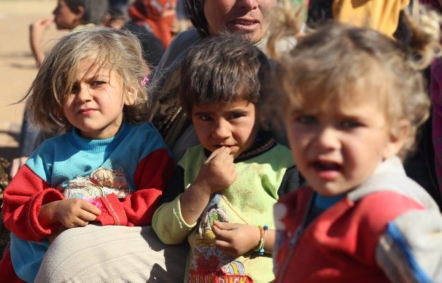 Syrian refugees in Lebanon face starvation after UN cutsimage