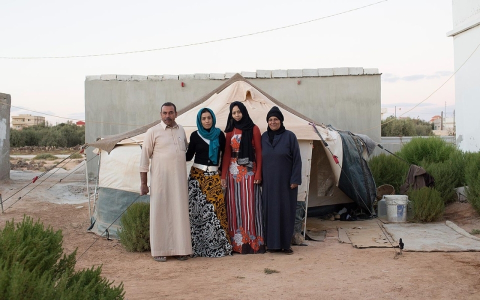 Syrian Refugees, Once Stuck, Enter Jordanimage