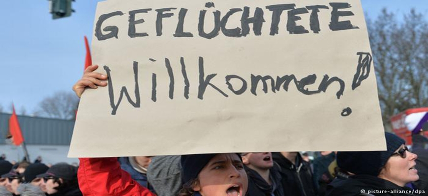 1,000 European Authors Demonstrate for Refugees’ Rightsimage