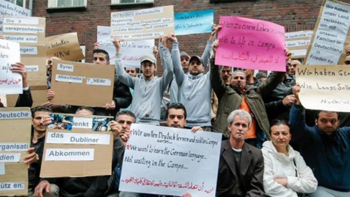 Germany: More than 100 refugees demonstrating against the delay in asylum applicationsimage