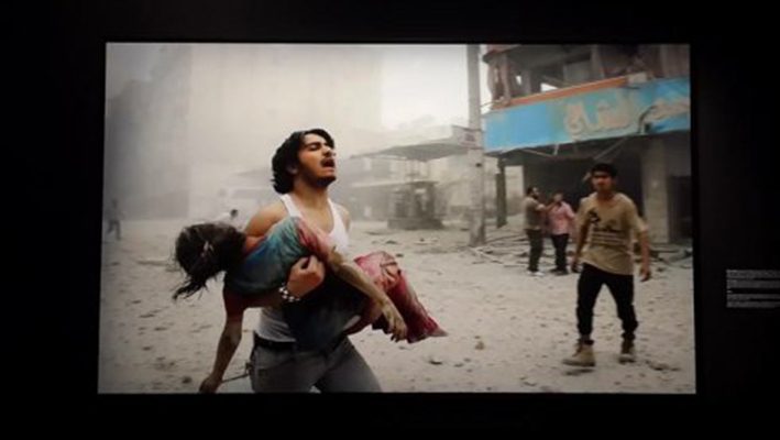 Young Syrian Photographer wins the scoop award in Parisimage
