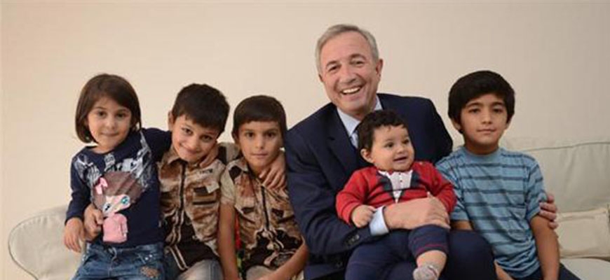 Turkish businessman opens houses to Syrian refugeesimage